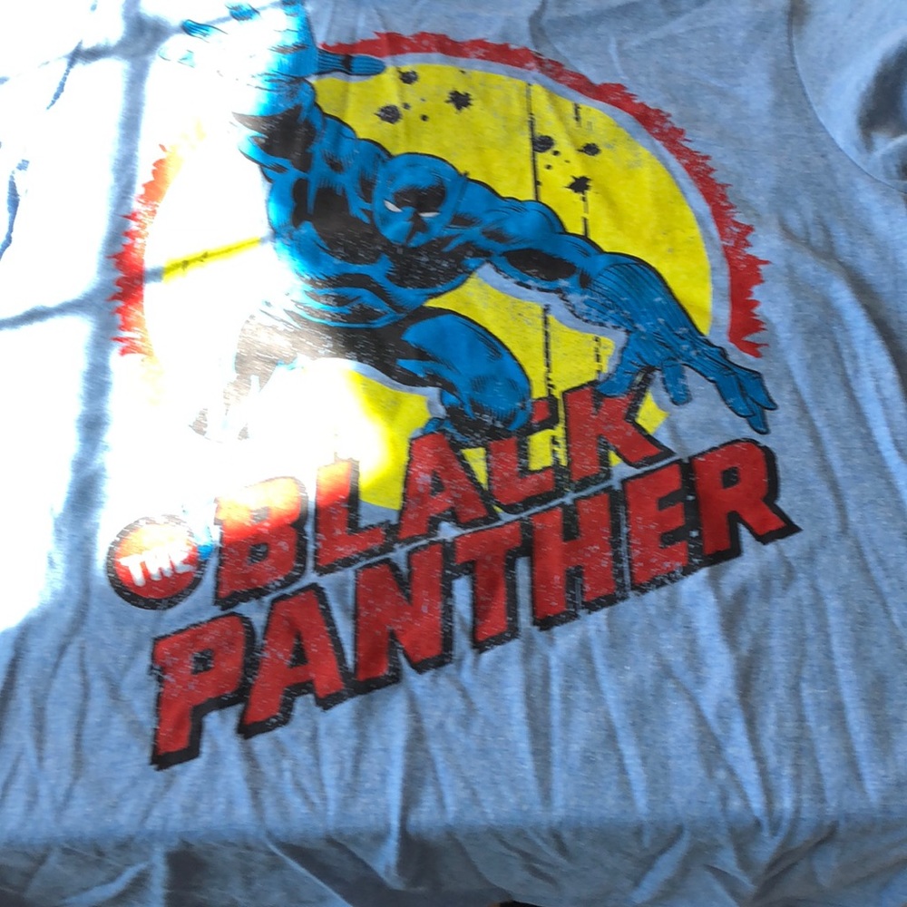 NWOT Marvel Men’s Small Blank Panther Shirt